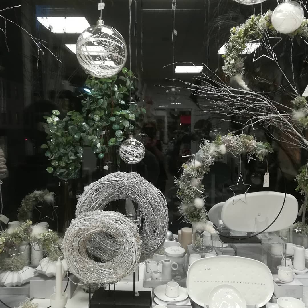 Winterliche Schaufensterdekoration